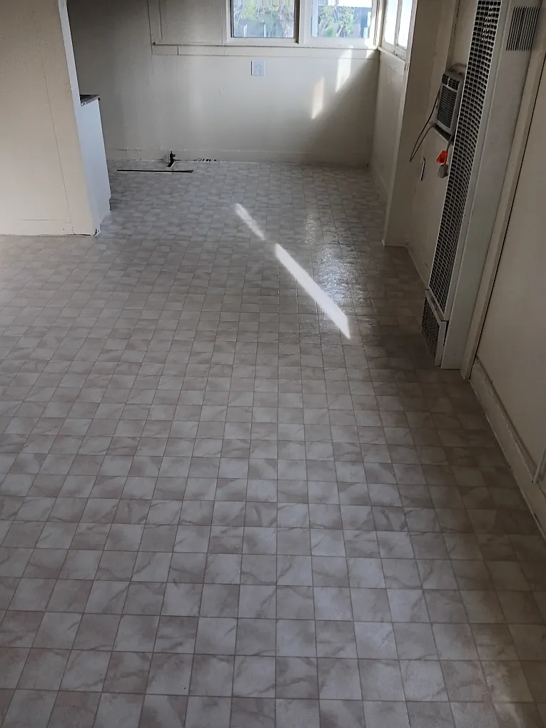 963 Herrington Ave — Photo 2