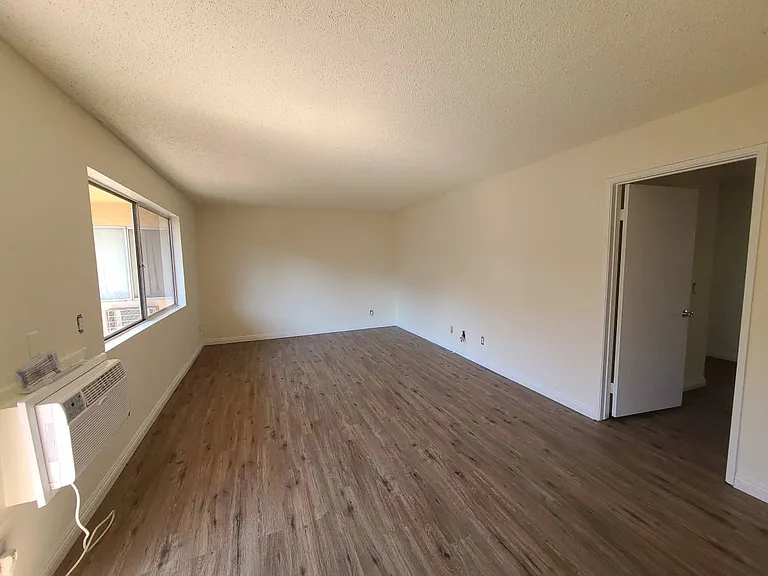 Berendo Apartments — Photo 21
