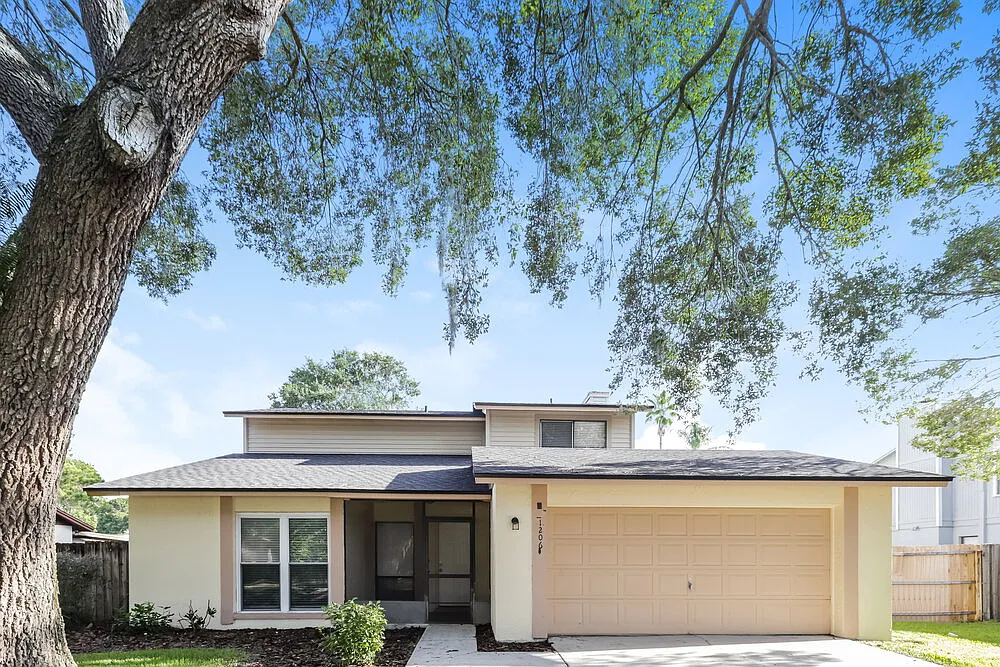 4 bed, 2.5 bath, 1974 sqft, $2,700 — Photo 1