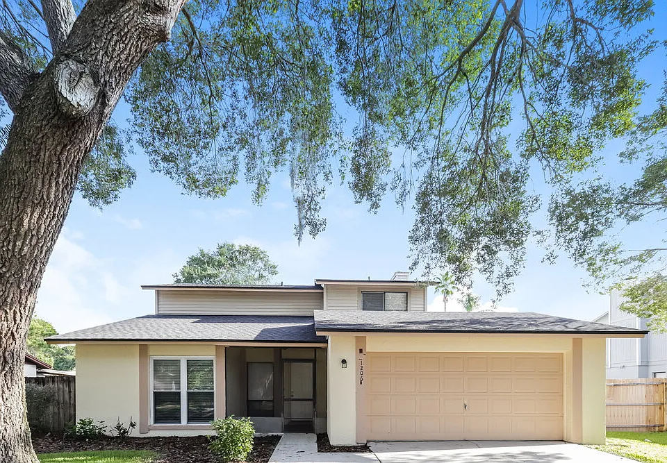 1206 Letona Ln