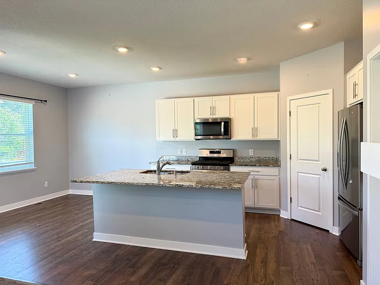 13144 Zachary Ln N — Photo 5