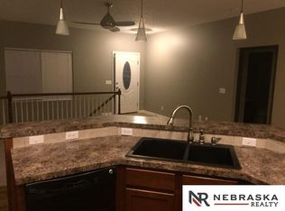 21415 McClellan Cir, Gretna, NE 68028