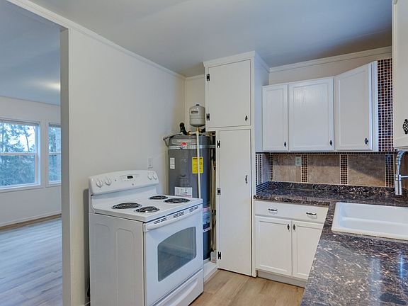 2nd image of 966 Yvonne Ave APT 3