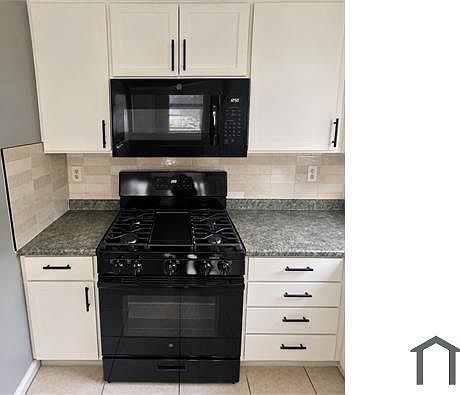 2nd image of 414 Crest Ct