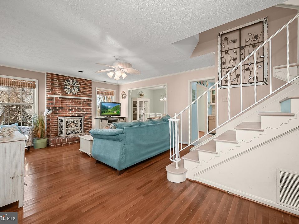 1717 Lake Ave, Shady Side, MD 20764 Zillow