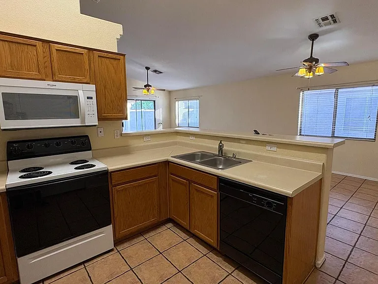 13002 W Hearn Rd — Photo 7