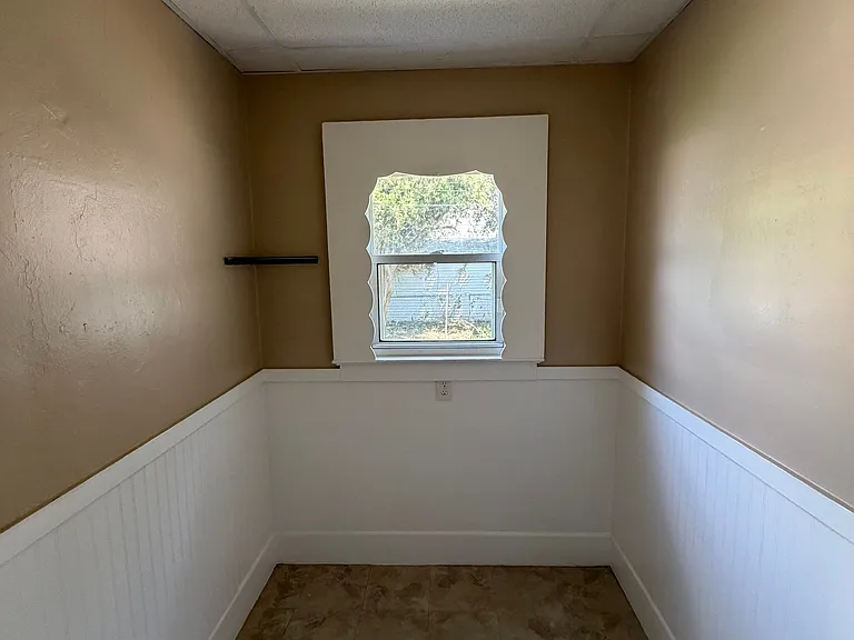 4136 Fairview Dr — Photo 20
