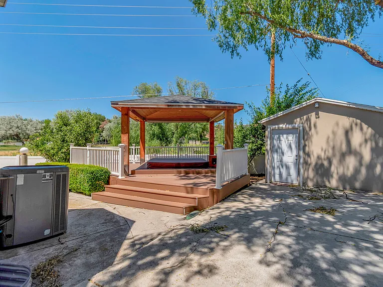 649 E Duck Creek Cir — Photo 28
