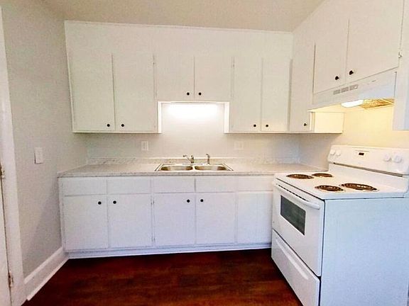 5th image of 1157 Berkeley St
