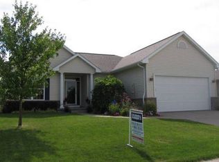185 16th Avenue Ct, Hiawatha, IA 52233