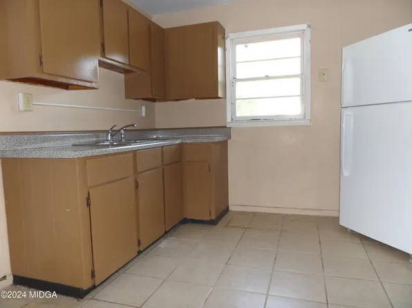 205 Sunstede Rd, Warner Robins, GA 31093