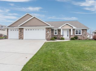 3508 Glen Abbey Dr, Green Bay, WI 54311