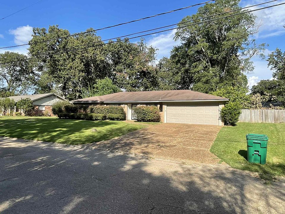 1st image of 35 Oakwood Dr