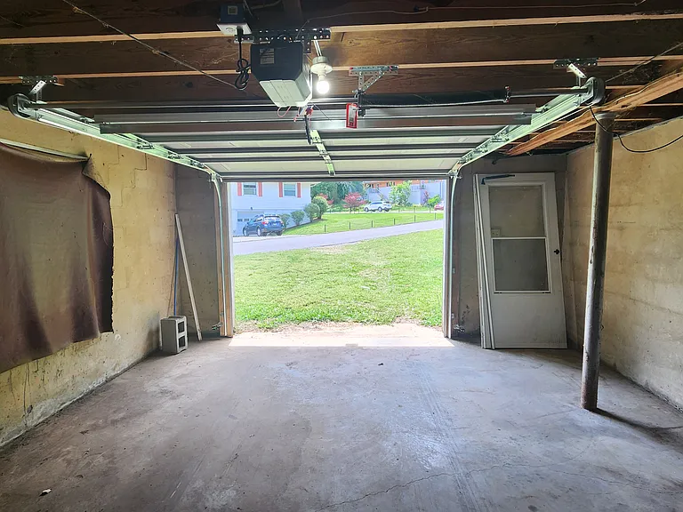Garage.