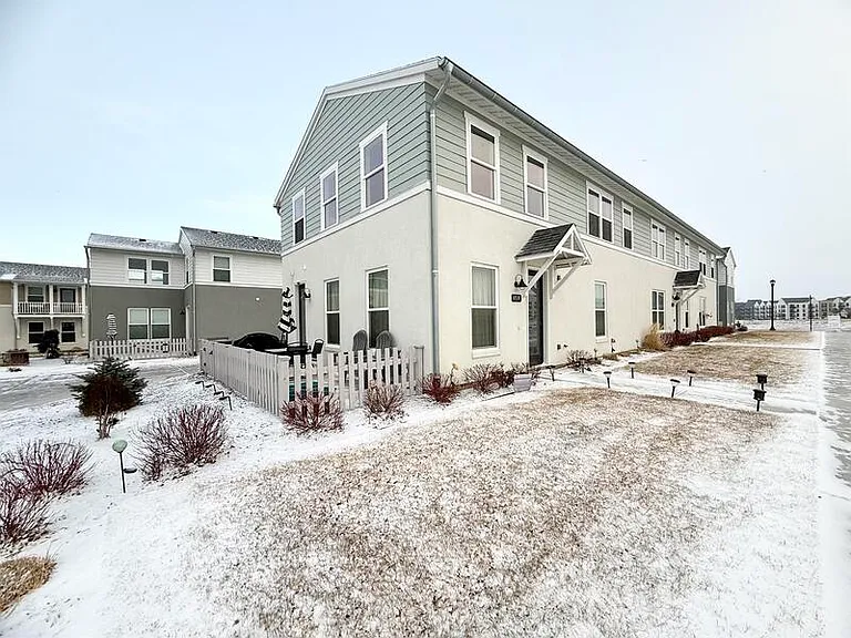 10539 S Liv Way #S — Photo 2