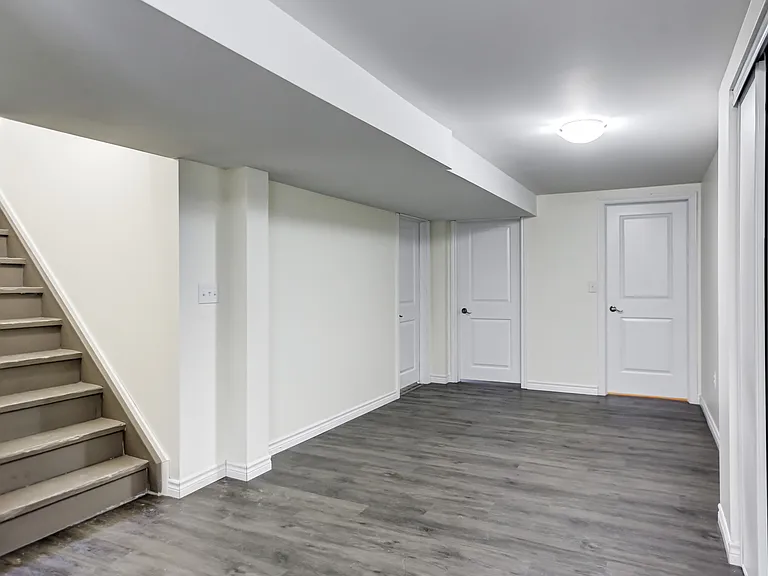 5 Daphne Cres #BASEMENT — Photo 4