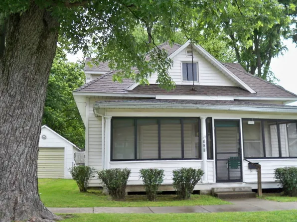 306 S Walters St, Robinson, IL 62454