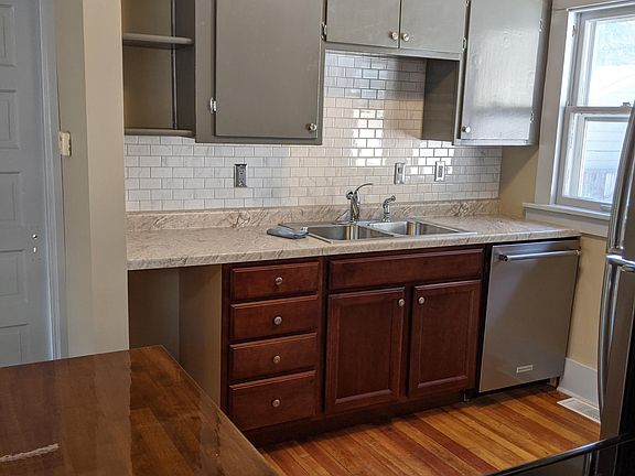 2nd image of 3130 E St