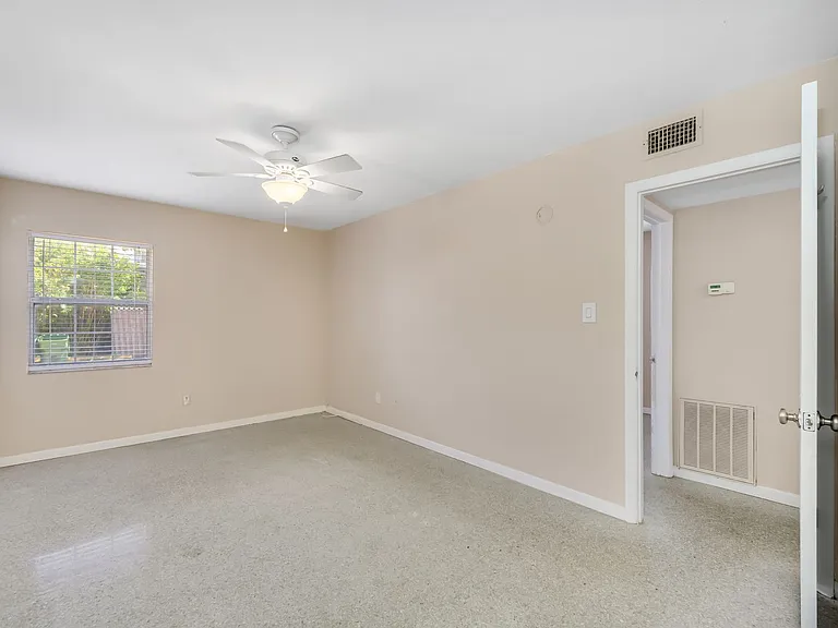 211 Danube — Photo 84