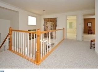 526 Palmer Farm Dr, Yardley, PA 19067