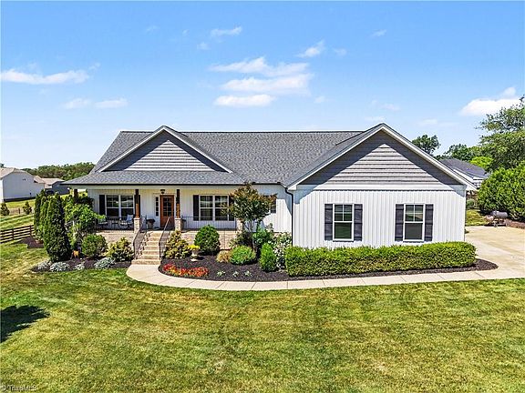 2nd image of 8868 Belews Ridge Rd