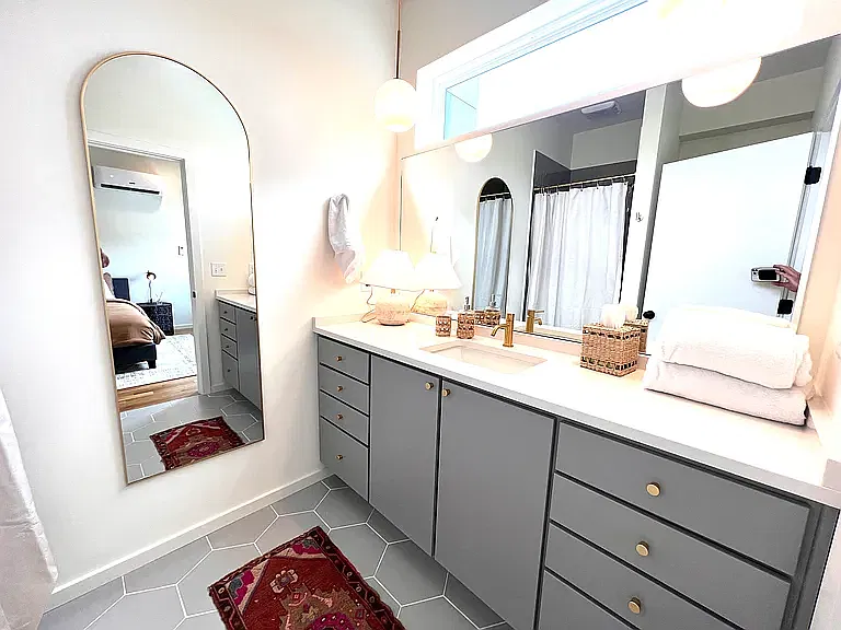 2 bed, 2.5 bath, 1164 sqft, $2,300 — Photo 2
