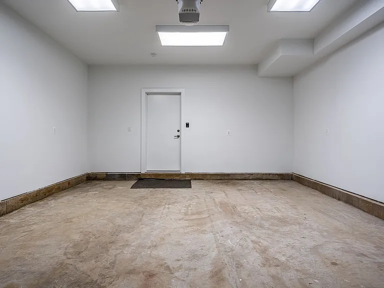 237 Tasker St — Photo 16