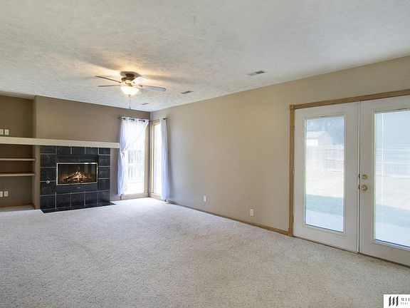 5th image of 305 Oakwood Dr