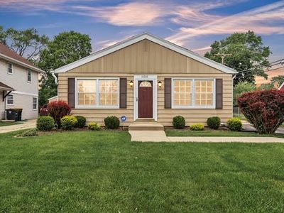 10028 West Courtland AVENUE, Wauwatosa, WI, 53225