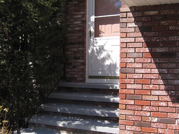 3rd image of 16 Fenway Dr