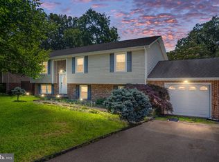 102 Breezewood Dr, Fredericksburg, VA 22407