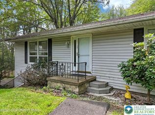 129 Winona Rd, Mount Pocono, PA 18344