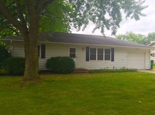 1408 3rd St NE, Independence, IA 50644
