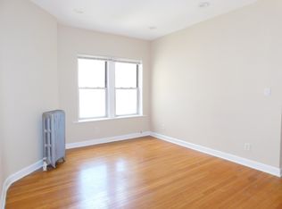 1319 W Touhy Ave #1W, Chicago, IL 60626