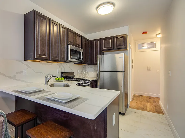 33 Hancock Ave #3R — Photo 3