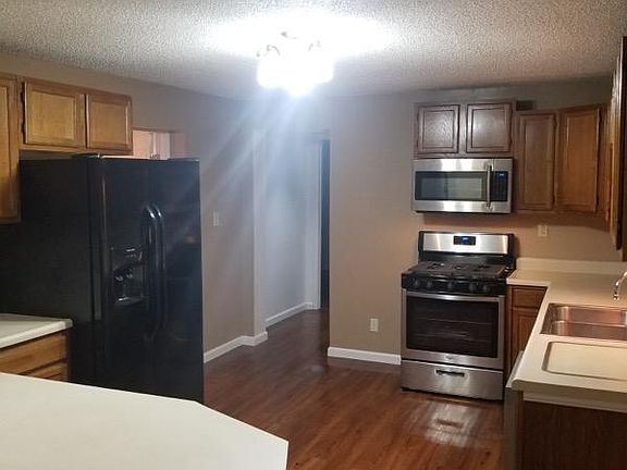 3rd image of 312 Giofre Ave