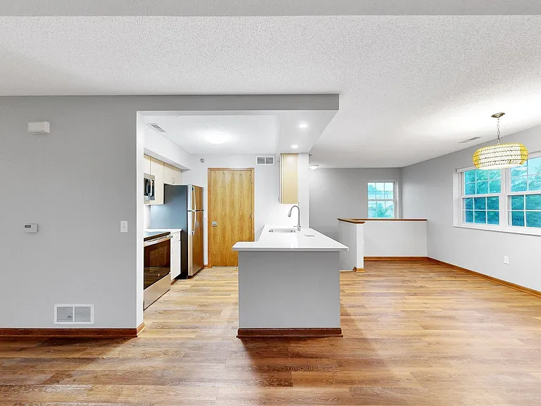 Cedar Pointe Townhomes — Photo 93