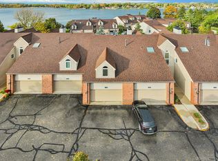 3388 Loon Lake Ct, Waterford, MI