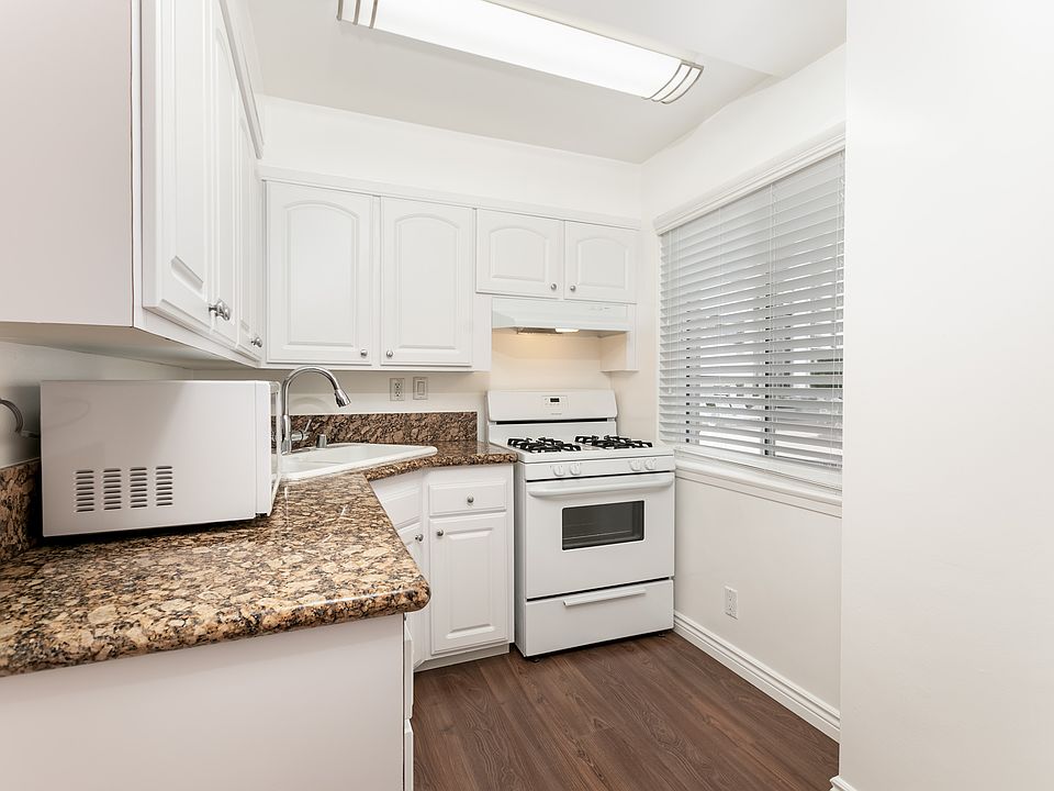 1st image of 10717 Wilshire Blvd Ph 4