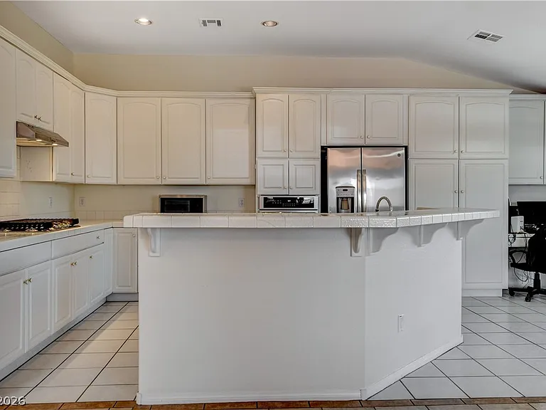 1371 Aultman Ct — Photo 5