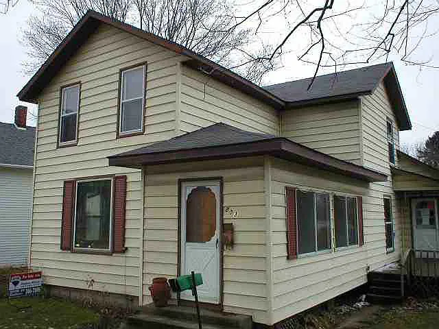 803 Lincolnway Way S photo 1