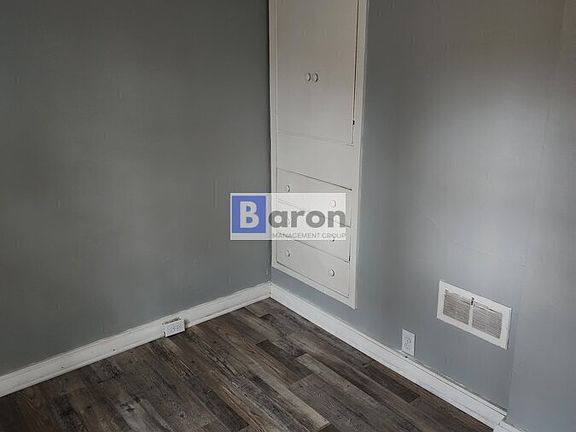 5th image of 709 Ann St #2