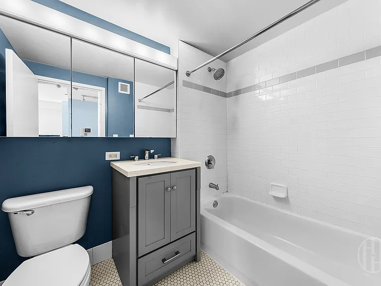 520 W 23rd St #6G — Photo 6