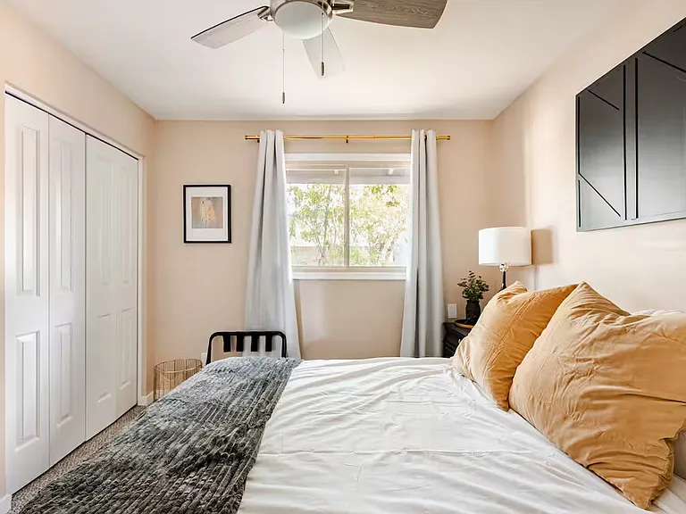1104 E Campus Dr — Photo 12