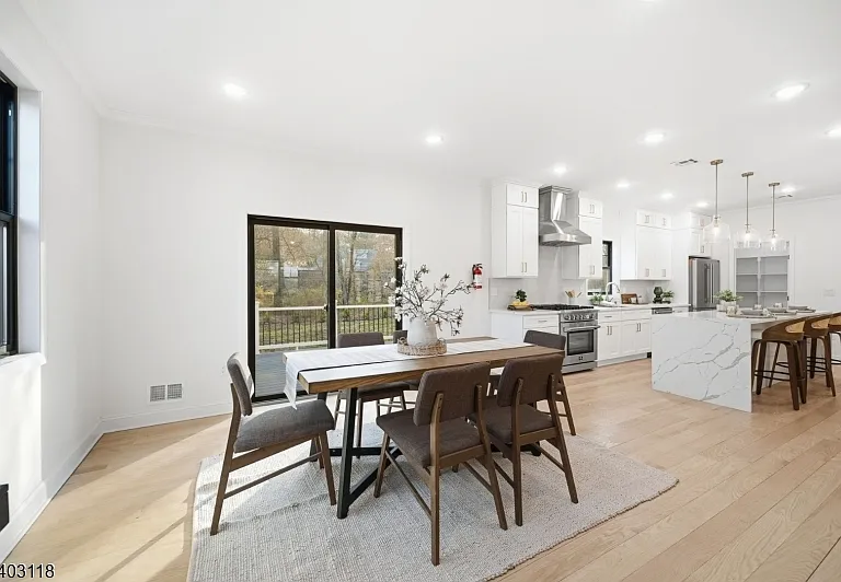 85 Kings Rd — Photo 11