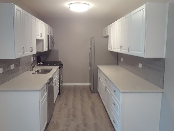 4th image of 700 Wellington Ave Unit 118