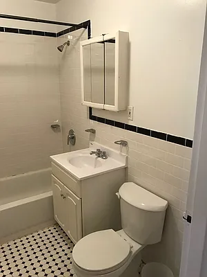 Rented by Lisa Management | media 14