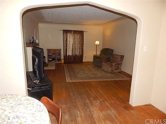 3rd image of 805 Fir Ave