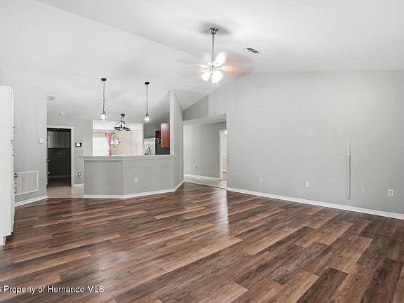 3rd image of 3395 Hartley Rd