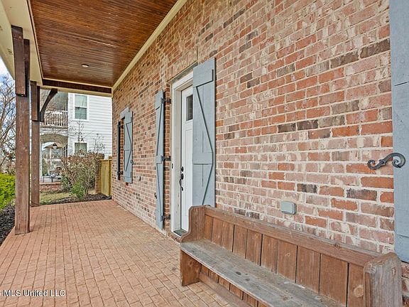 5th image of 606 Arbor Way